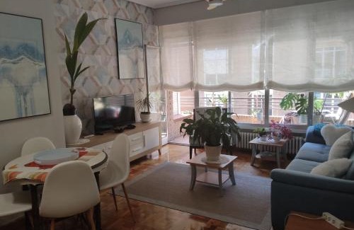Logrono City Centre Apartment | BIENVENIDOS a CASA PINO con PARKING