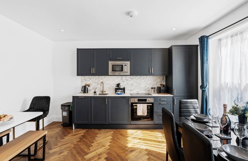 Brighton City Centre Apartment | Big 2BD 2B Luxury The Lanes Brighton Sleeps 8