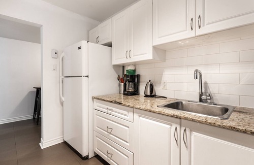 Quartier des Spectacles Apartment | Big Apartment 4 Bedrooms