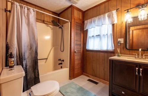 Raccoon Ridge Apartment | Big Bear Cave