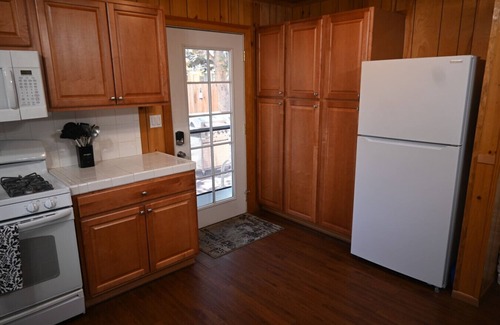 Big Bear City Cabin | Big Bear Get Away. Sleeps 10!