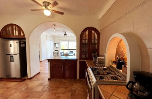 Luis Donaldo Colosio House | Big Beautiful House One Street Away from the 5 AVE