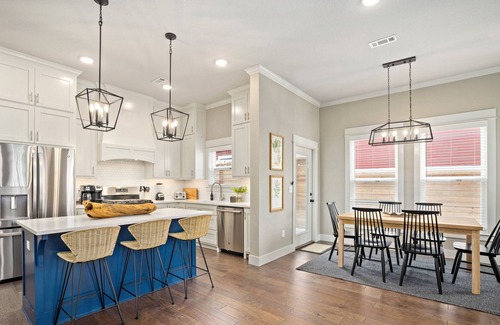 Bentonville House | Big Blue on Main-Hot tub-Less than 1 Mi to Square
