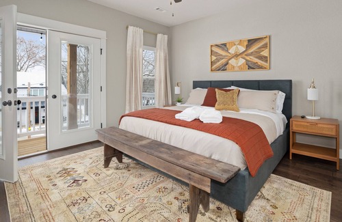 Bentonville House | Big Blue on Main-Hot tub-Less than 1 Mi to Square