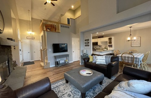 Lake Harmony House | Big Boulder Ski House/Lake Harmony- .4 miles to Ski Mountain and Lake