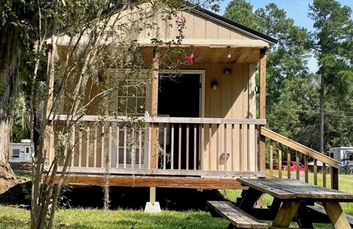 Clarendon County Cabin | Big Cabin 1 at Elliott's Campground at the Upper End of Lake Marion in Rimini SC