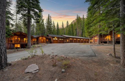 Truckee House | Big Chief River Retreat-Located on Truckee River