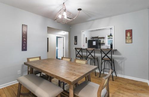Talbot's Corner House | Big East Nashville Home Comfy Convenient plus LARGE Backyard