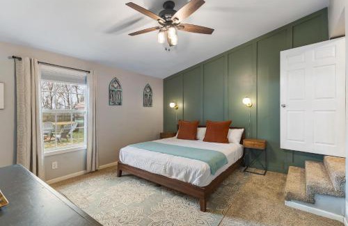 Talbot's Corner House | Big East Nashville Home Comfy Convenient plus LARGE Backyard