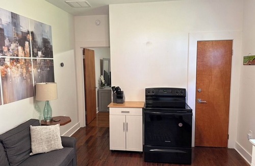 Mid-City House | Big Easy Bungalow near the Canal Streetcar