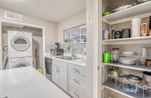 Downtown El Paso House | Big Family? Downtown, Close to All, duplex “A+B”