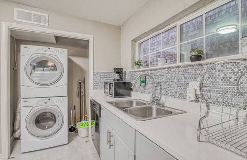 Downtown El Paso House | Big Family? Downtown, Close to All, duplex “A+B”