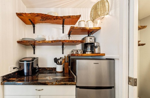 Historic Kailua Village Condo | Big Island Kona Islander by Coldwell Banker Island Vacations