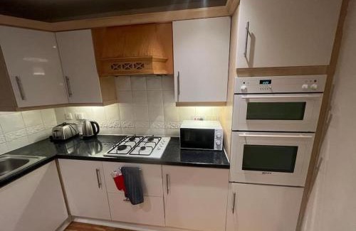 Trafford House | Big new house! 5BDR, sleeps 13, with parking