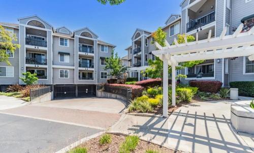 Duveneck - St. Francis Apartment | Big one bedroom in the Palo Alto, close to Stanford, CA USA -Newly remodeled, Nice Relaxing Place