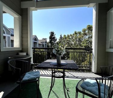 Duveneck - St. Francis Apartment | Big one bedroom in the Palo Alto, close to Stanford, CA USA -Newly remodeled, Nice Relaxing Place