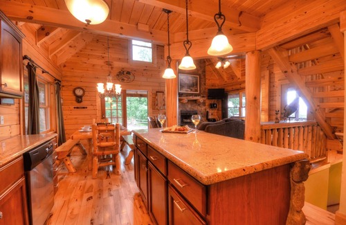 Bryson City Cabin | Big Sky Lodge - Free Rafting Adventure - Hot Tub - Secluded Sunset View