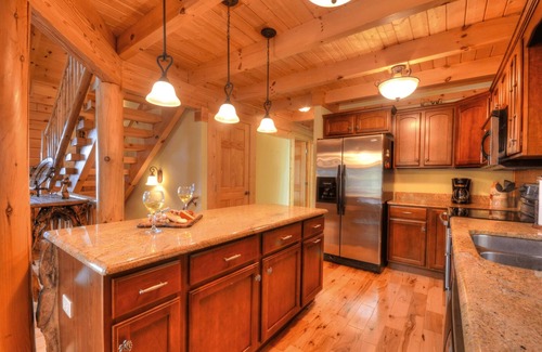 Bryson City Cabin | Big Sky Lodge - Free Rafting Adventure - Hot Tub - Secluded Sunset View