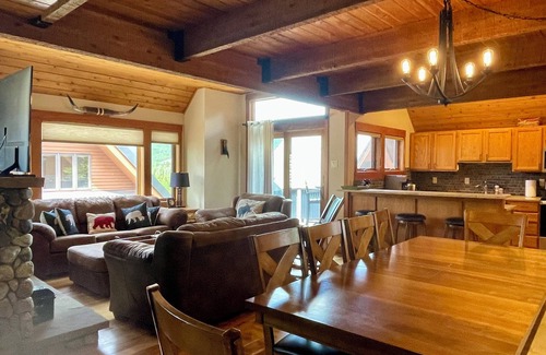 Big Sky House | Big Sky Mountain Village-Ski-In/Ski-Out Chalet-walk to restaurants/bars/shopping