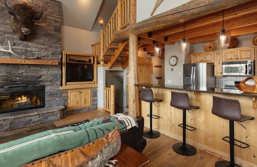 Big Sky Ski Chalet | Big Sky Vacation Rentals: MMH 44 Cowboy Heaven