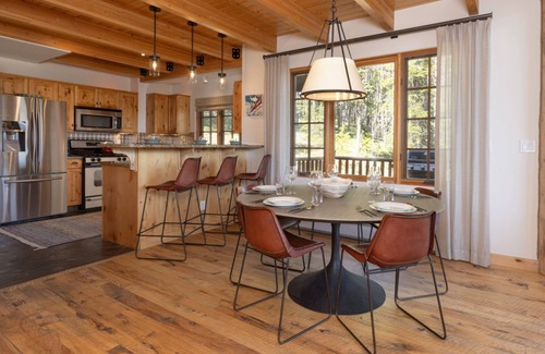 Big Sky Ski Chalet | Big Sky Vacation Rentals: MMH 7 Bull Dogger
