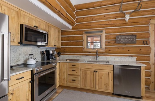 Big Sky Cabin | Big Sky Vacation Rentals: PR Moose Ridge 7 - Pet Friendly!