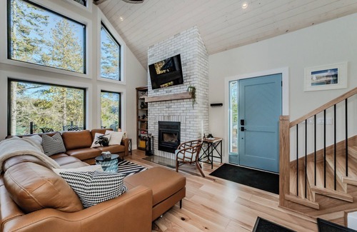 Tobermory Cottage | Big Tub Beach Retreat - Tobermory, Sandy Beach & Peninsula Room