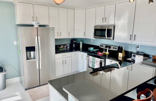 Norfolk House | Big Waterfront House on the Bay! Amazing Views, Swim Deck, Walk to Beach!