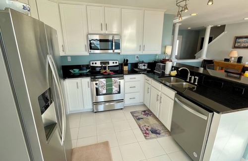 Norfolk House | Big Waterfront House on the Bay! Amazing Views, Swim Deck, Walk to Beach!