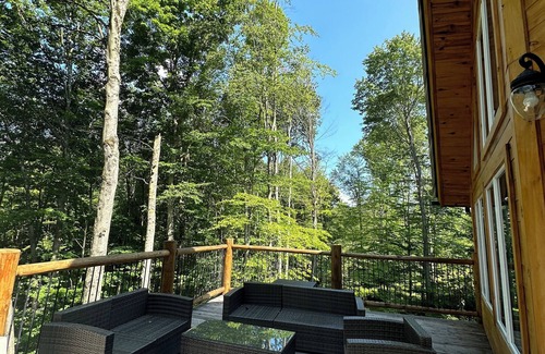 Benezette House | Big windows house + 5 bedrooms +Wifi+ dishwasher+ kitchen+ patio+ firepit