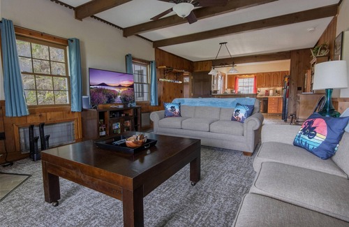 Snowshoe House | Bigfoot Bungalow: Dog-Friendly Ski Escape Right on the Trails