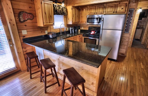 Pigeon Forge Cabin | Bigfoot Lodge: Theater - Game Room - Prime Pigeon Forge Location - Easy Drive