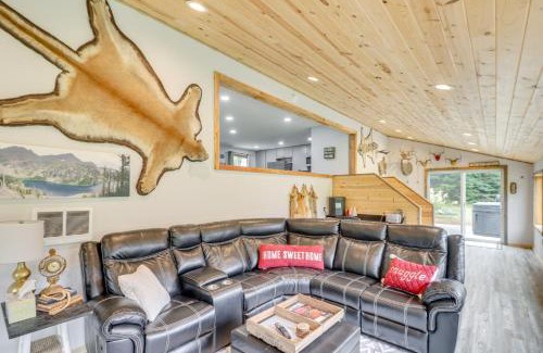 Bigfork House | Bigfork Cottage with Hot Tub about 6 Mi to Flathead Lake