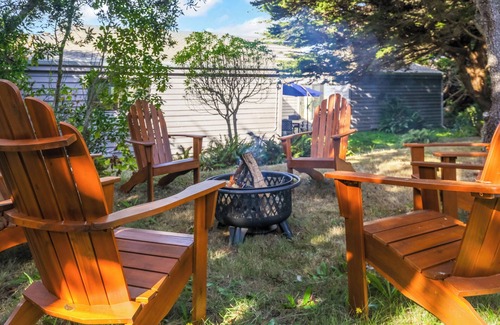 Bodega Bay House | Biggest Backyard in Bodega Bay + Hot Tub