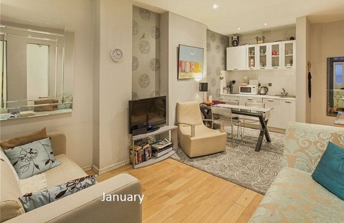 Chelsea Apartment | " Bijou" in Sloane Square .the NO Nonsence flat-