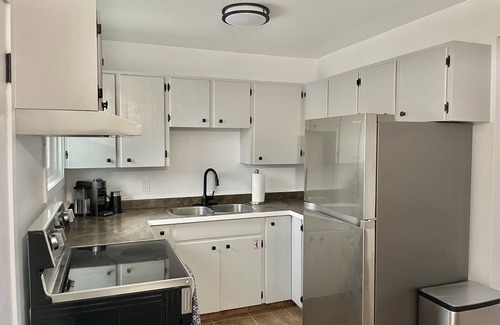 Okanagan-Similkameen Condo | Bike to Beaches & Wineries Along The KVR. Enjoy the Patio & BBQ. Pet Friendly.