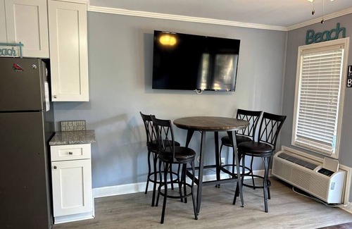 Hilton Head Island Condo | Bikinis & Martinis! Oceanview Condo near Coligny Beach