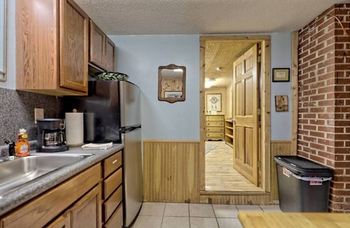 Clayton House | Bill's Bungalow on Lake Burton w/Top Dock & Patio