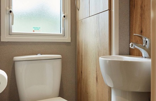 Great Houghton House | Billing Aquadrome Holiday Park Silver 3 Bed Caravan CD61