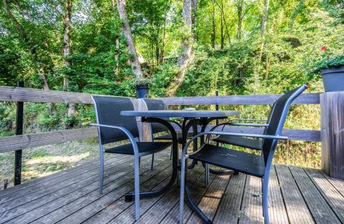 La Roche-en-Ardenne Apartment | Bills Lodge, le plaisir de la rivière à 2 minutes du centre!
