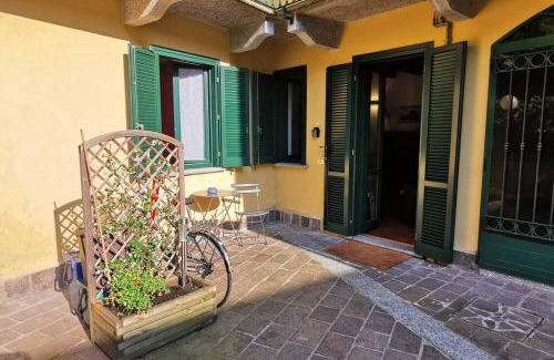 Angera Apartment | Bilocale in corte ristrutturata