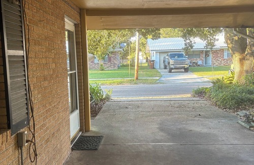 Biloxi House | Biloxi Coastal 1 bedroom, 1, bath, living area in a Private Home