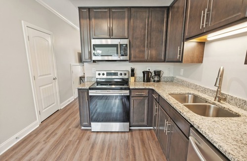 Clarksville Apartment | Biltmore Luxur 1513 #2 Townhomes l 2Bd 2 Bth
