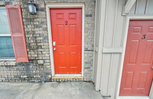 Clarksville Apartment | Biltmore Luxur 1513 #2 Townhomes l 2Bd 2 Bth
