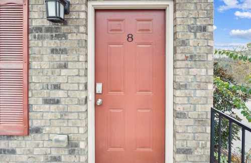 Clarksville Apartment | Biltmore Luxury 1513 #8 Townhomes l 2Bd 2 Bth