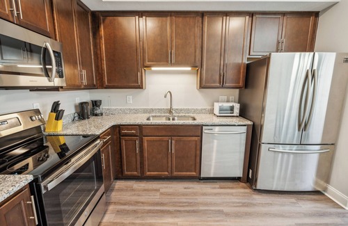 Clarksville Apartment | Biltmore Luxury 1517 #2 Townhomes l 2Bd 2 Bth