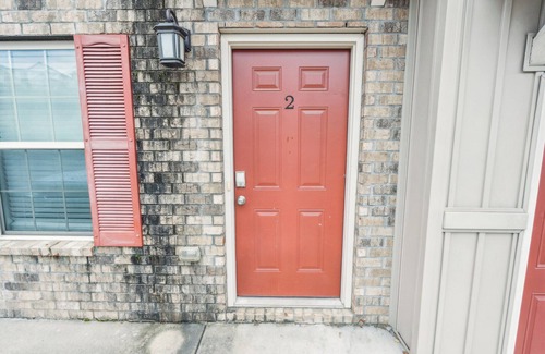 Clarksville Apartment | Biltmore Luxury 1517 #2 Townhomes l 2Bd 2 Bth