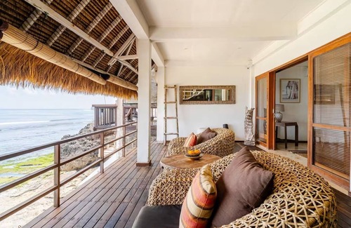 Tanjungbenoa Villa | Bingin beachfront villa stunning sunset views