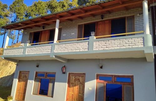 Almora Hotel | Binsar View Homestay
