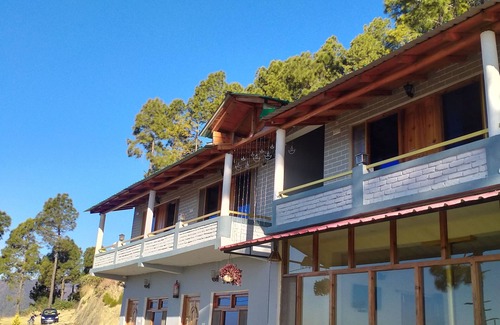 Almora Hotel | Binsar View Homestay